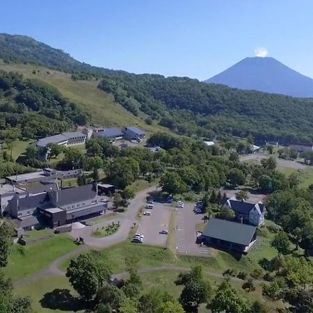 Отель Niseko Hot Spring Ikoino Yuyado Iroha Экстерьер фото