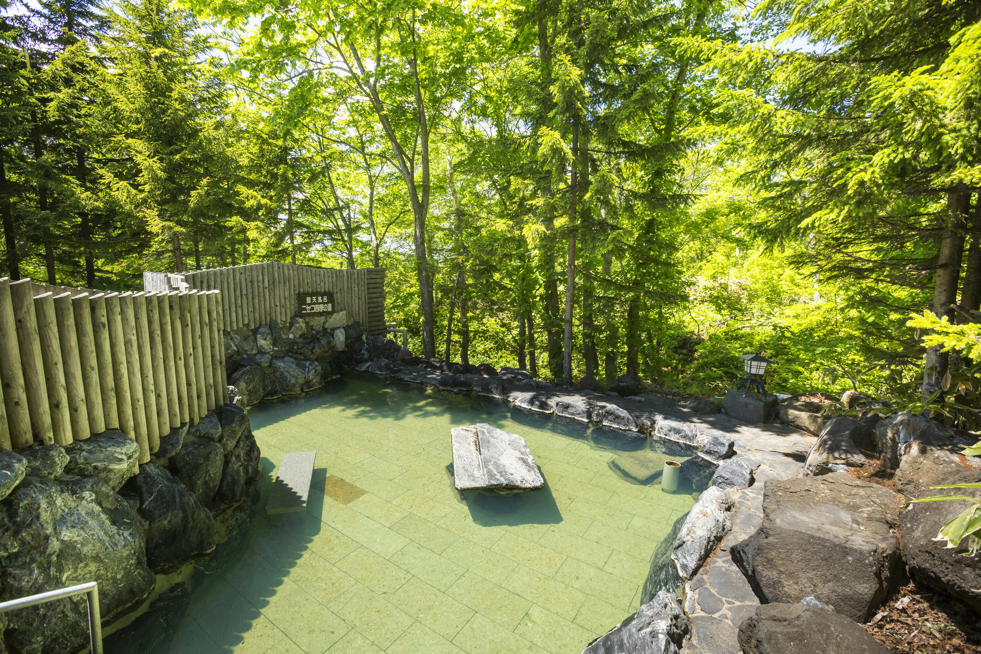 Отель Niseko Hot Spring Ikoino Yuyado Iroha Экстерьер фото